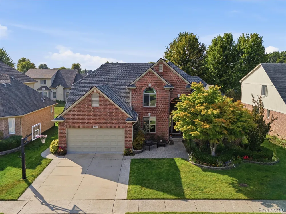 48217 Providence Macomb Township, MI 48044