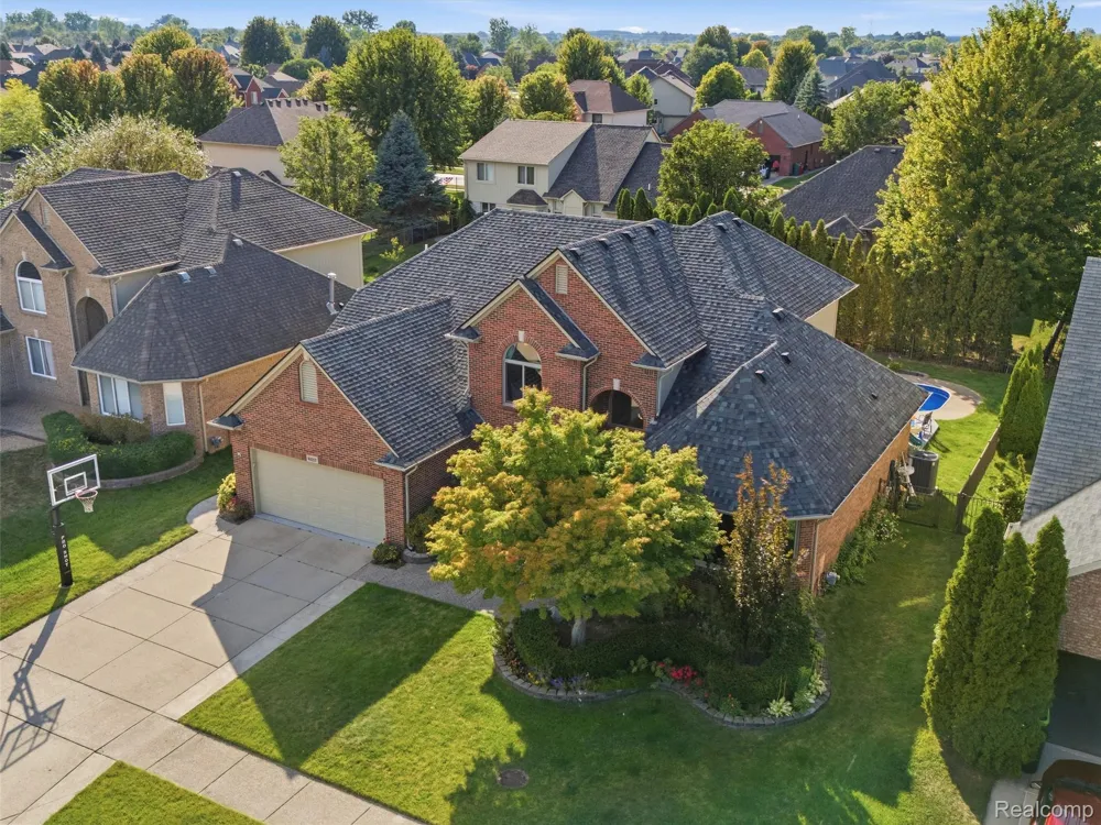48217 Providence Macomb Township, MI 48044