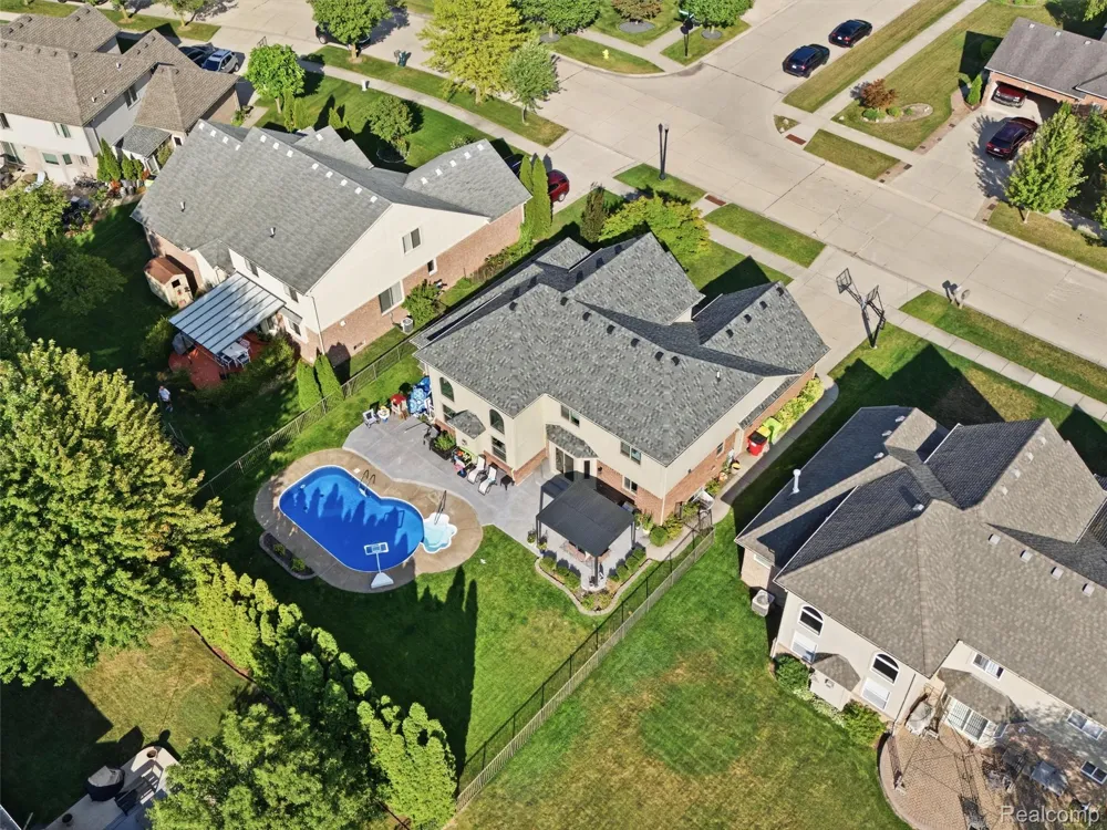 48217 Providence Macomb Township, MI 48044