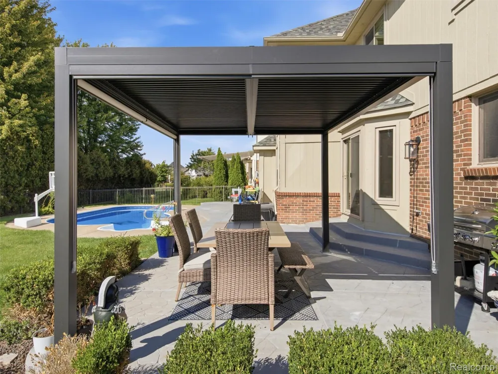 48217 Providence Macomb Township, MI 48044