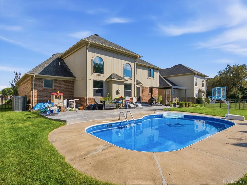 48217 Providence Macomb Township, MI 48044