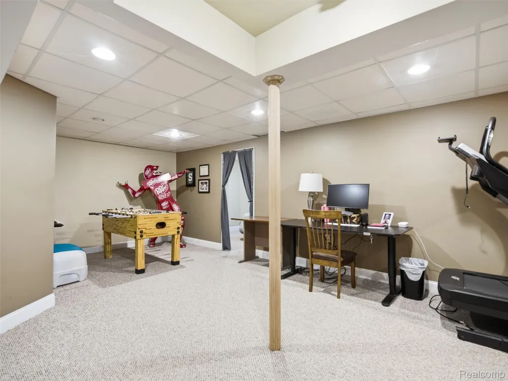 48217 Providence Macomb Township, MI 48044