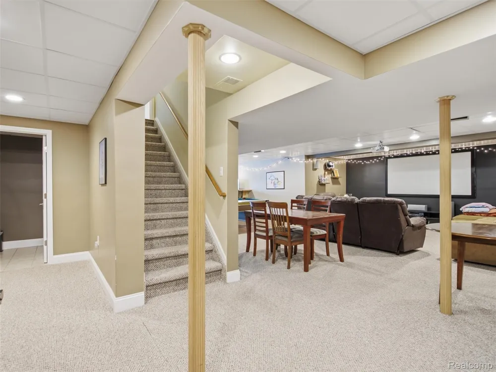 48217 Providence Macomb Township, MI 48044