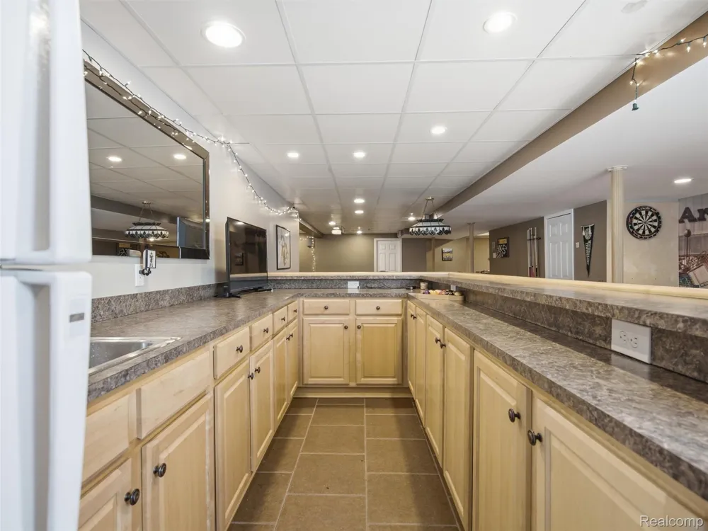 48217 Providence Macomb Township, MI 48044