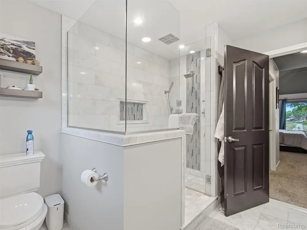48217 Providence Macomb Township, MI 48044