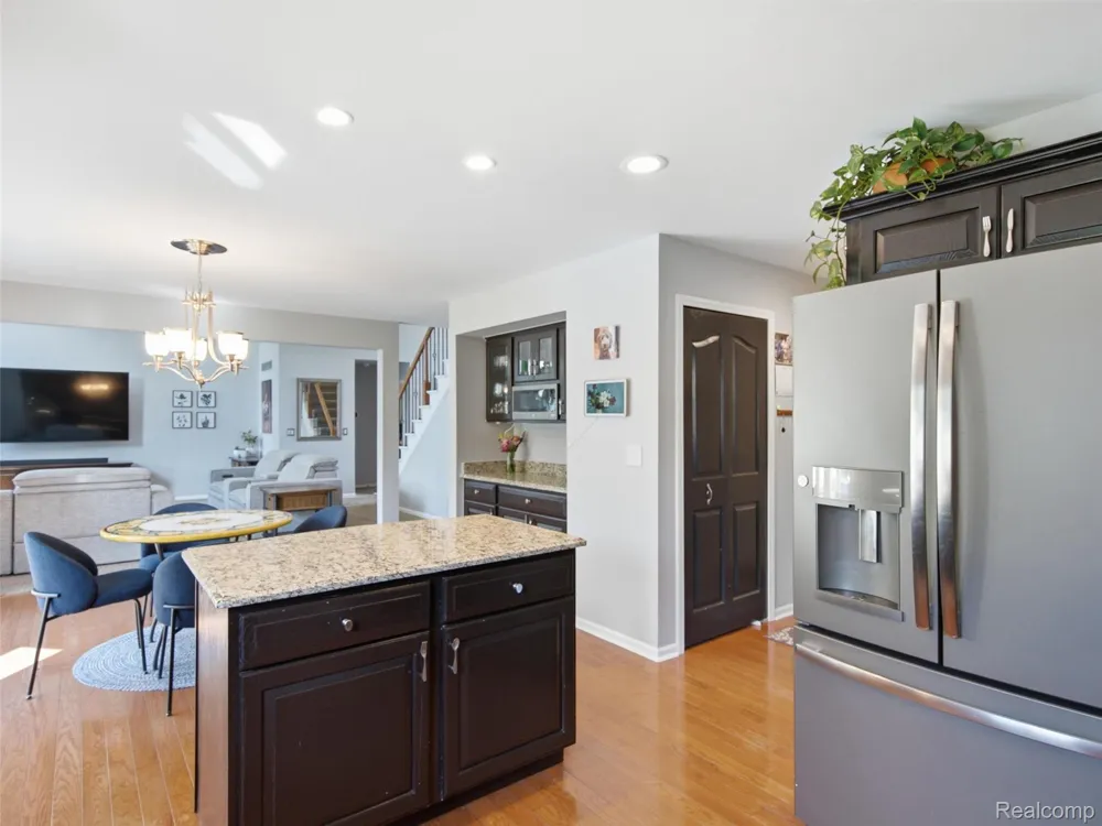 48217 Providence Macomb Township, MI 48044