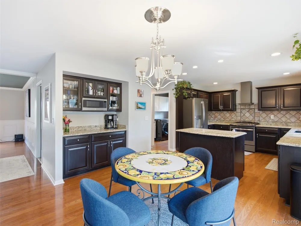 48217 Providence Macomb Township, MI 48044