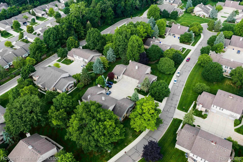 3145 Hidden Ridge Drive Waterford Charter Township, MI 48328
