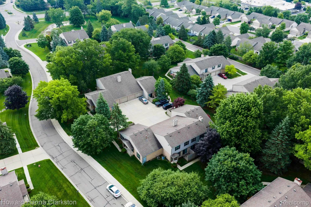 3145 Hidden Ridge Drive Waterford Charter Township, MI 48328