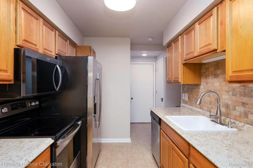 3145 Hidden Ridge Drive Waterford Charter Township, MI 48328