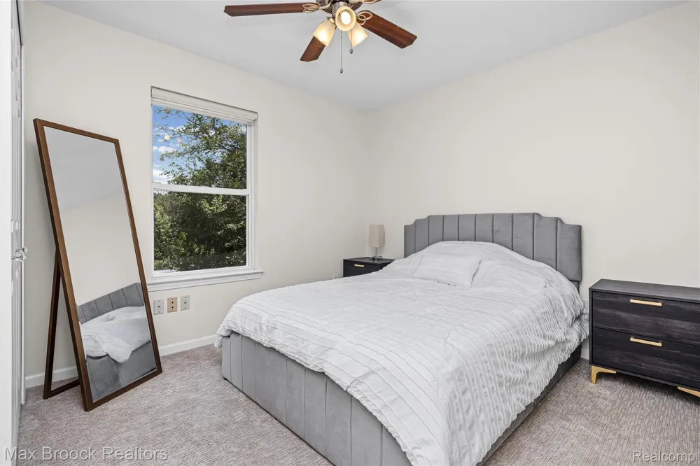 2322 Sandlewood Drive White Lake Charter Township, MI 48383