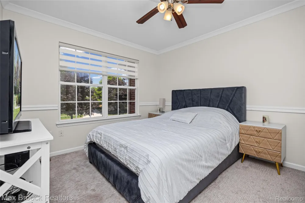 2322 Sandlewood Drive White Lake Charter Township, MI 48383