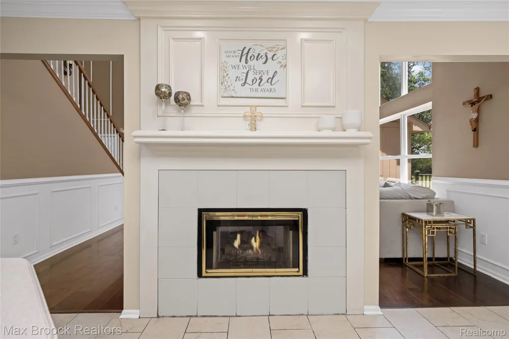 2322 Sandlewood Drive White Lake Charter Township, MI 48383