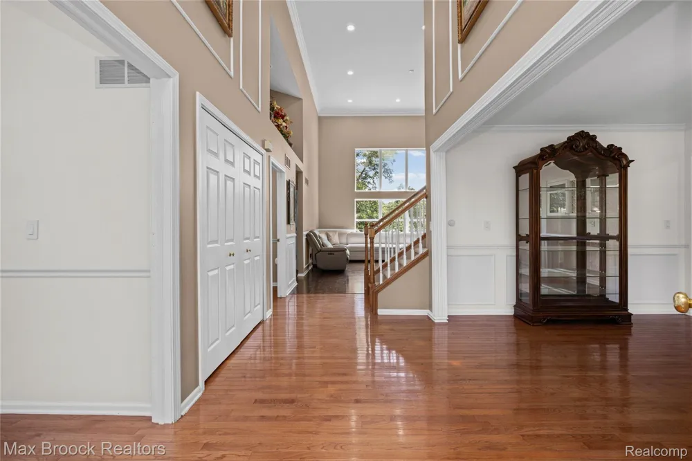 2322 Sandlewood Drive White Lake Charter Township, MI 48383