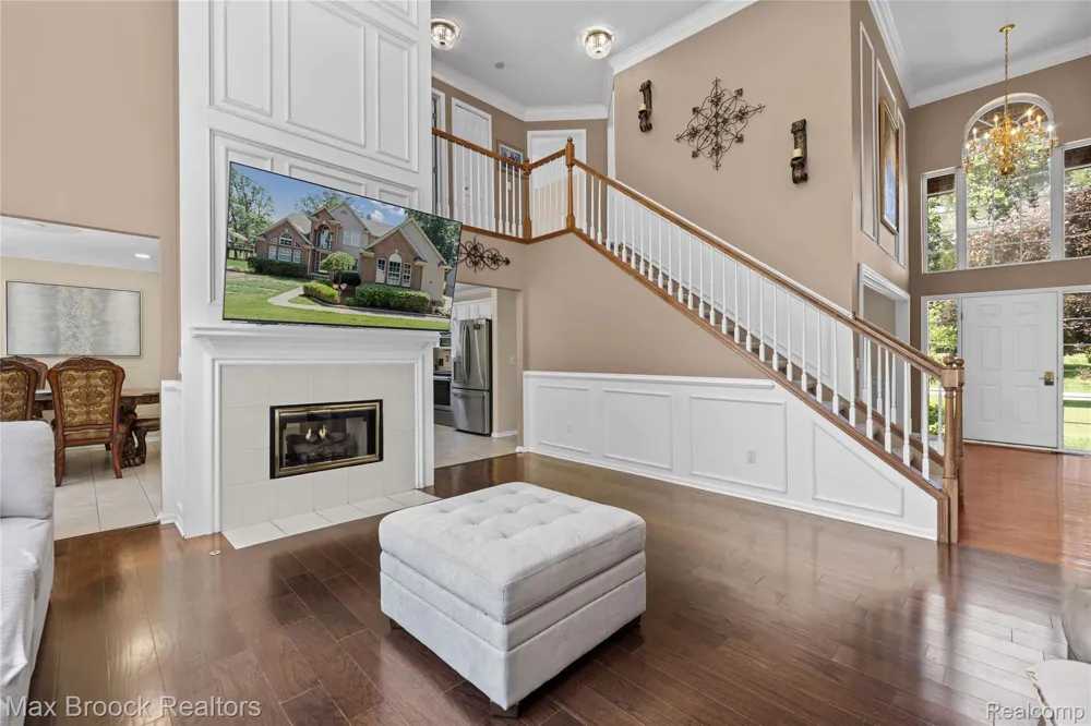 2322 Sandlewood Drive White Lake Charter Township, MI 48383
