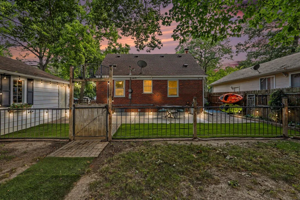 3620 Fort Drive Waterford Charter Township, MI 48328