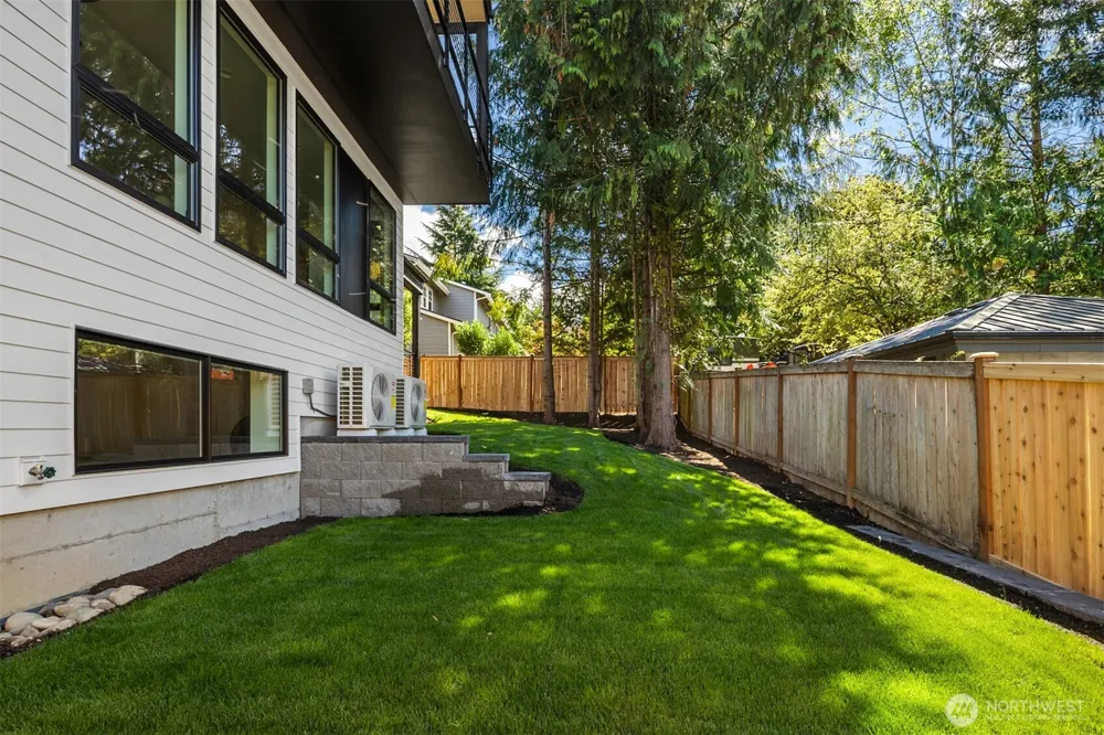 1947 1st Street Kirkland, WA 98033