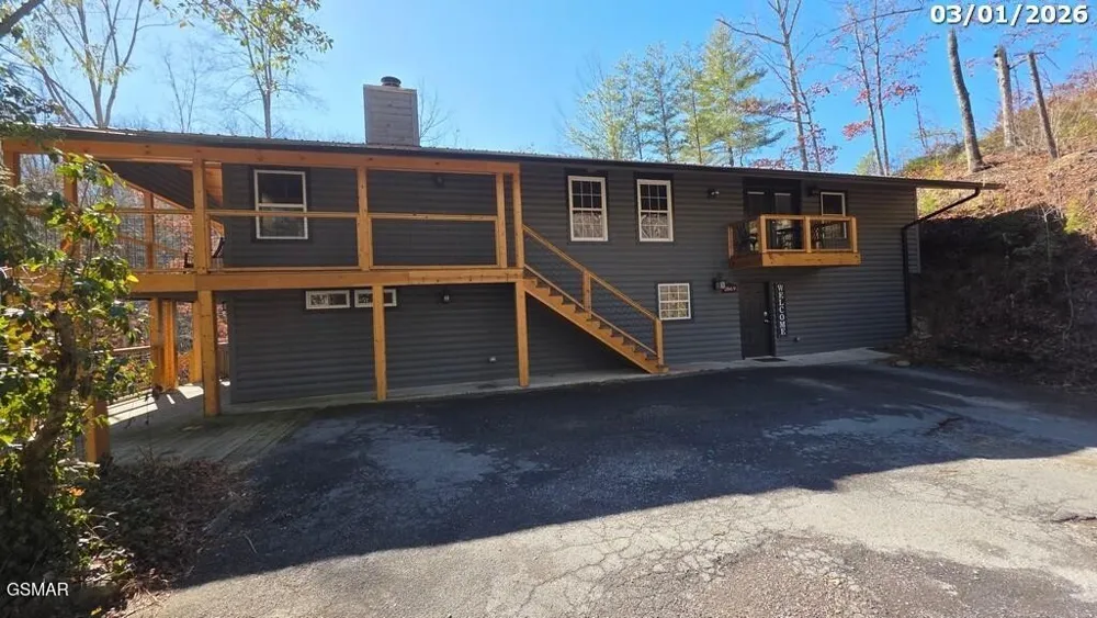2869 Hatcher Mountain Road Sevierville, TN 37862