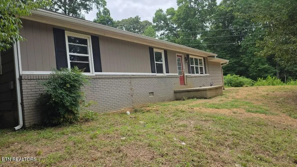 1181 Carding Machine Rd Loudon, TN 37774