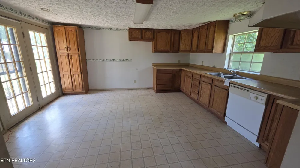 7011 Shell Lane Knoxville, TN 37918