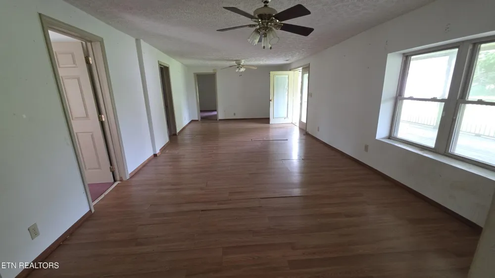 7011 Shell Lane Knoxville, TN 37918