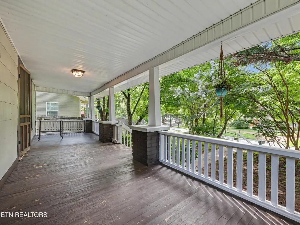 2311 Cedar Lane Knoxville, TN 37918