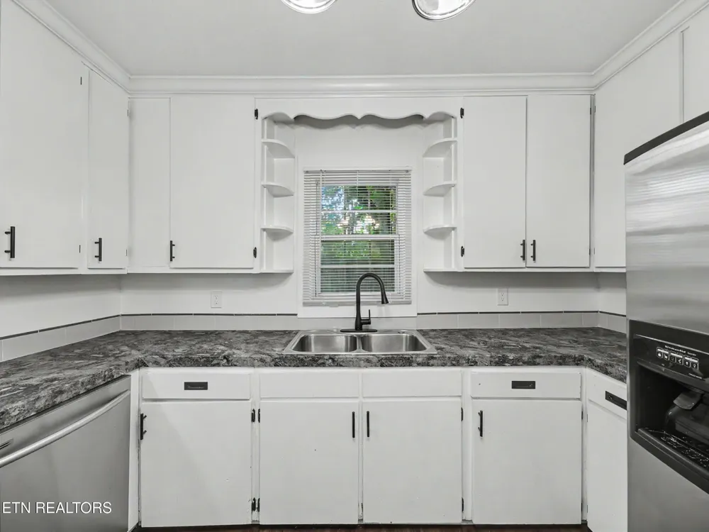 2311 Cedar Lane Knoxville, TN 37918