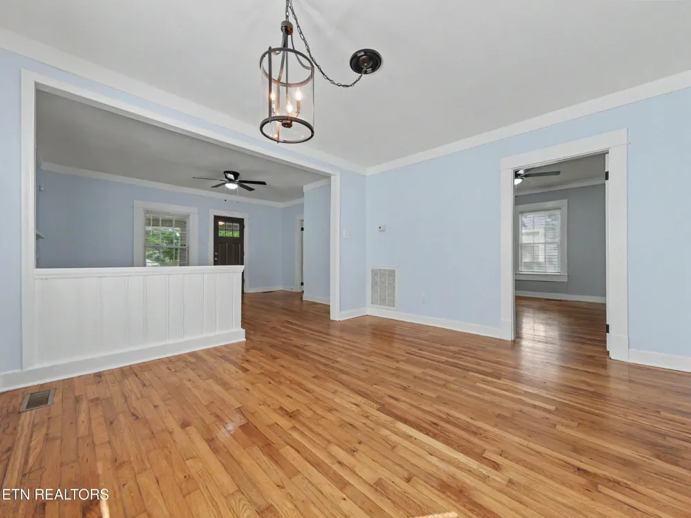2311 Cedar Lane Knoxville, TN 37918