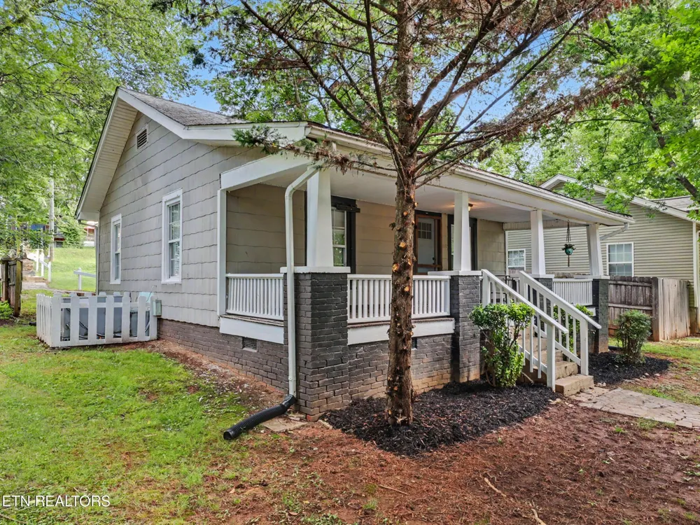 2311 Cedar Lane Knoxville, TN 37918