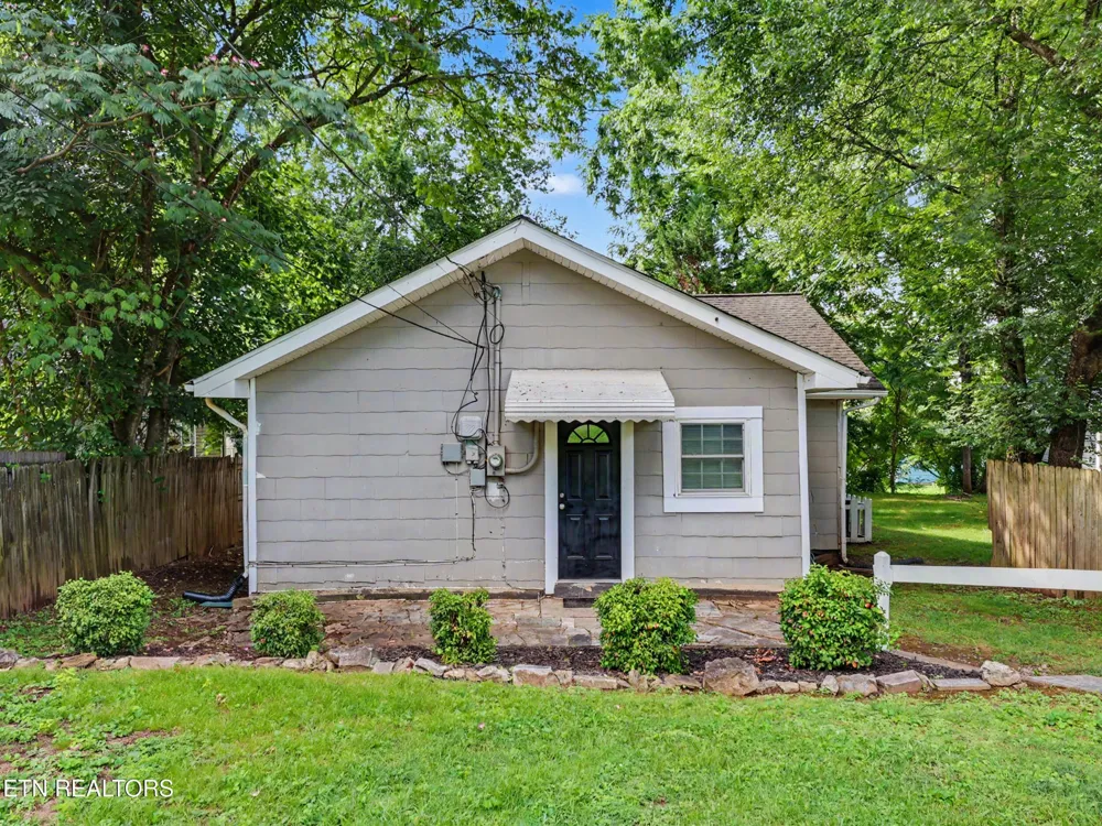 2311 Cedar Lane Knoxville, TN 37918