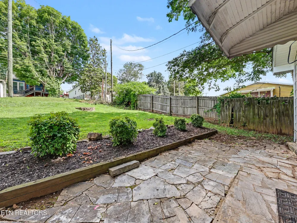 2311 Cedar Lane Knoxville, TN 37918
