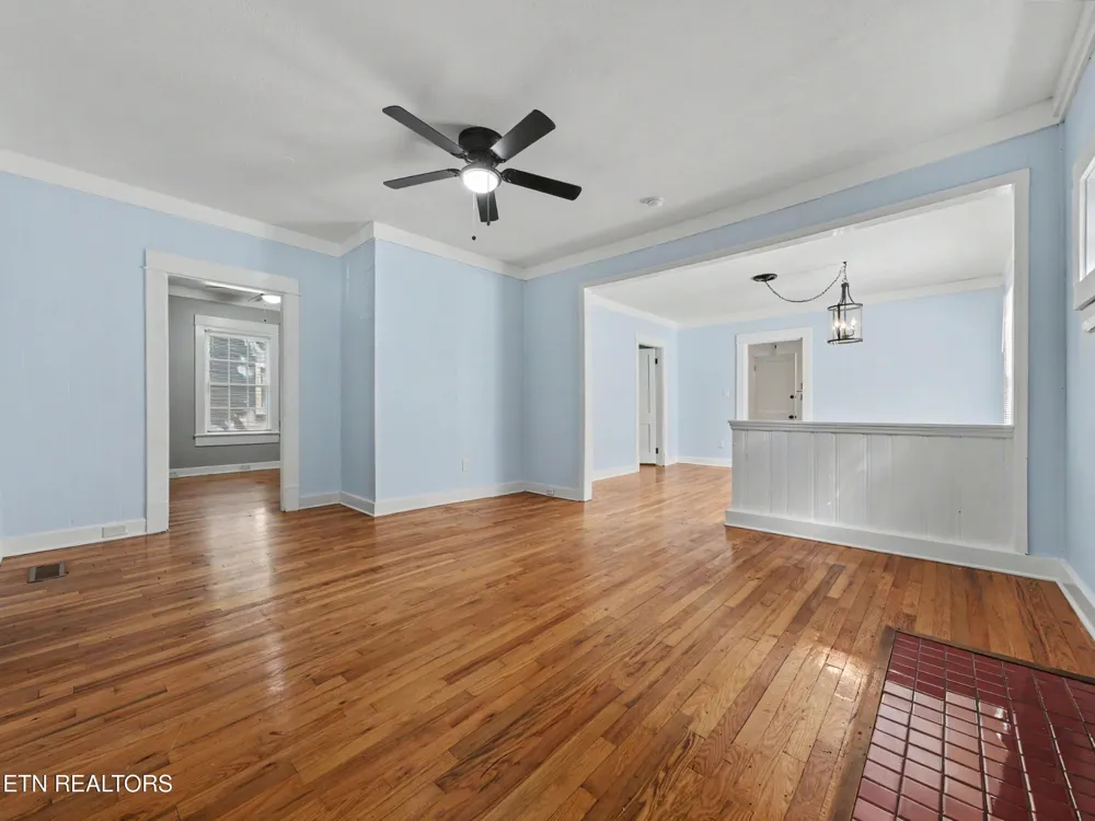 2311 Cedar Lane Knoxville, TN 37918