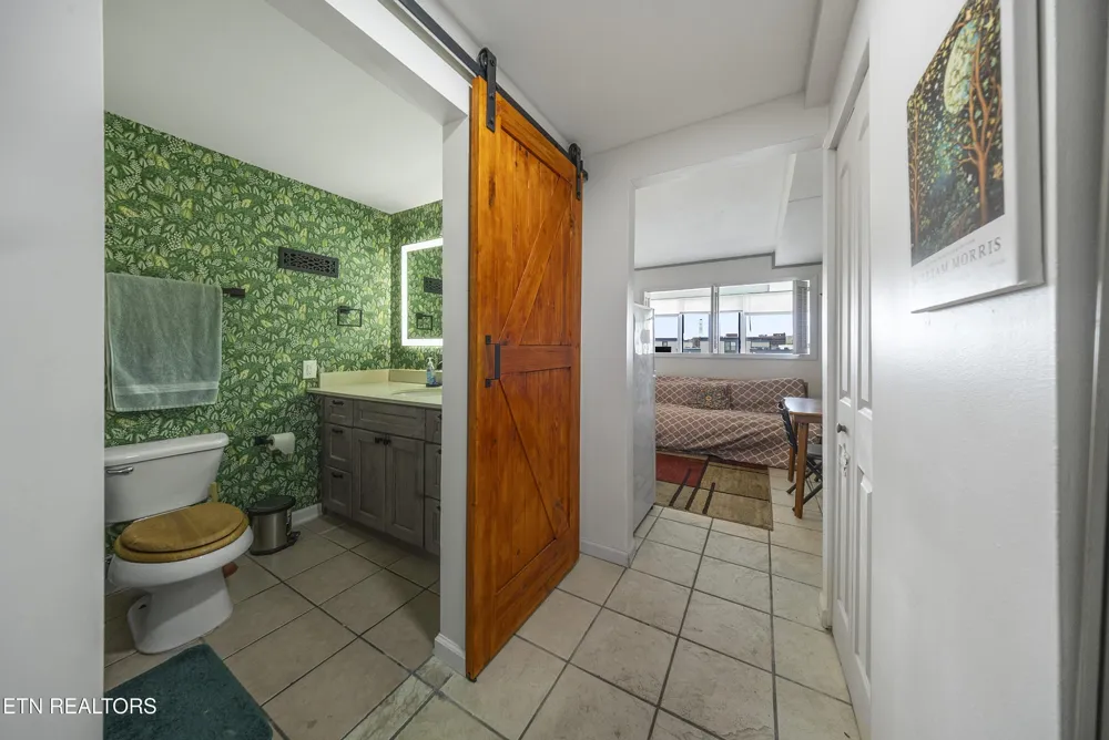 1700 Clinch Ave #411 Knoxville, TN 37916