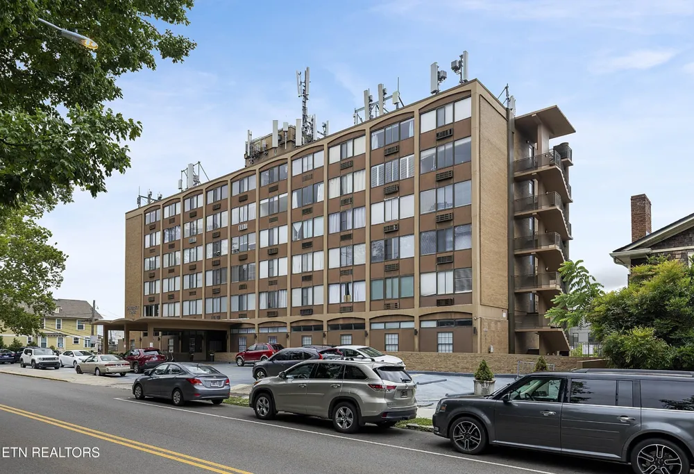 1700 Clinch Ave #411 Knoxville, TN 37916