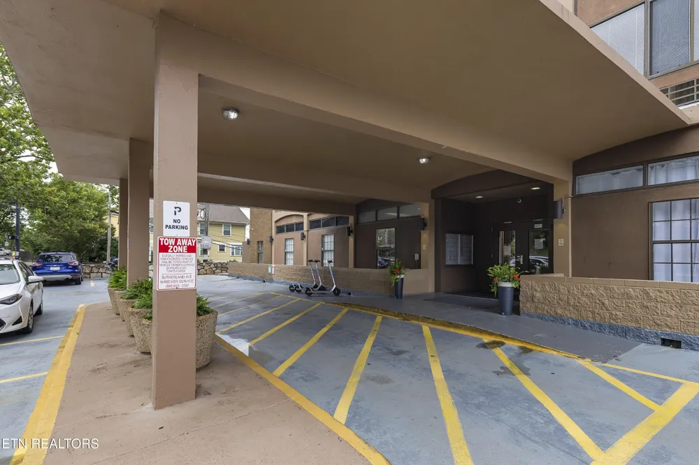 1700 Clinch Ave #411 Knoxville, TN 37916