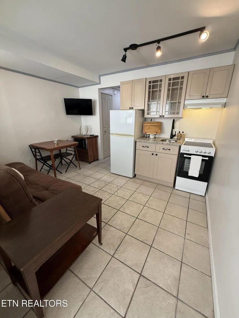 1700 Clinch Ave #411 Knoxville, TN 37916