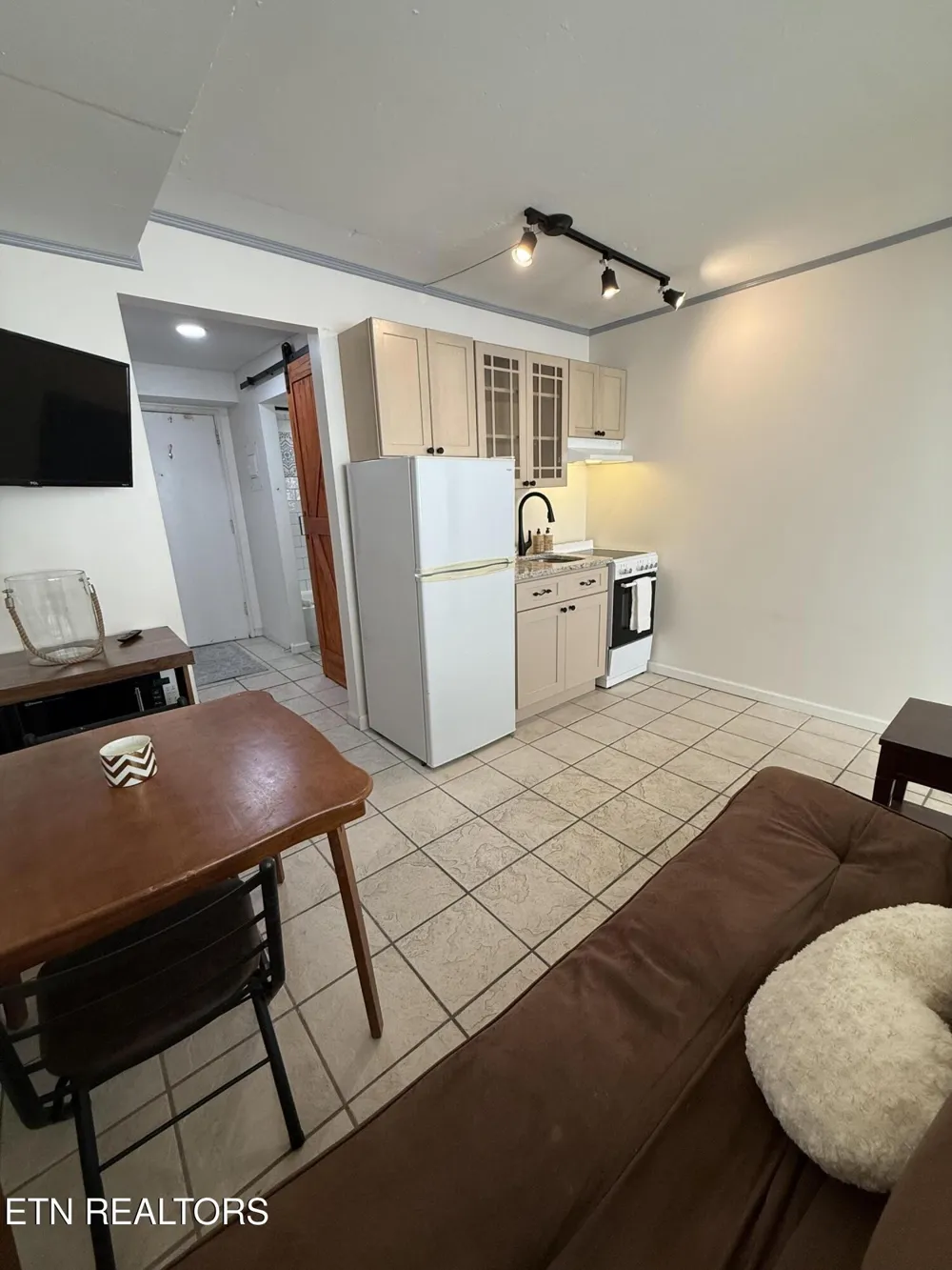 1700 Clinch Ave #411 Knoxville, TN 37916