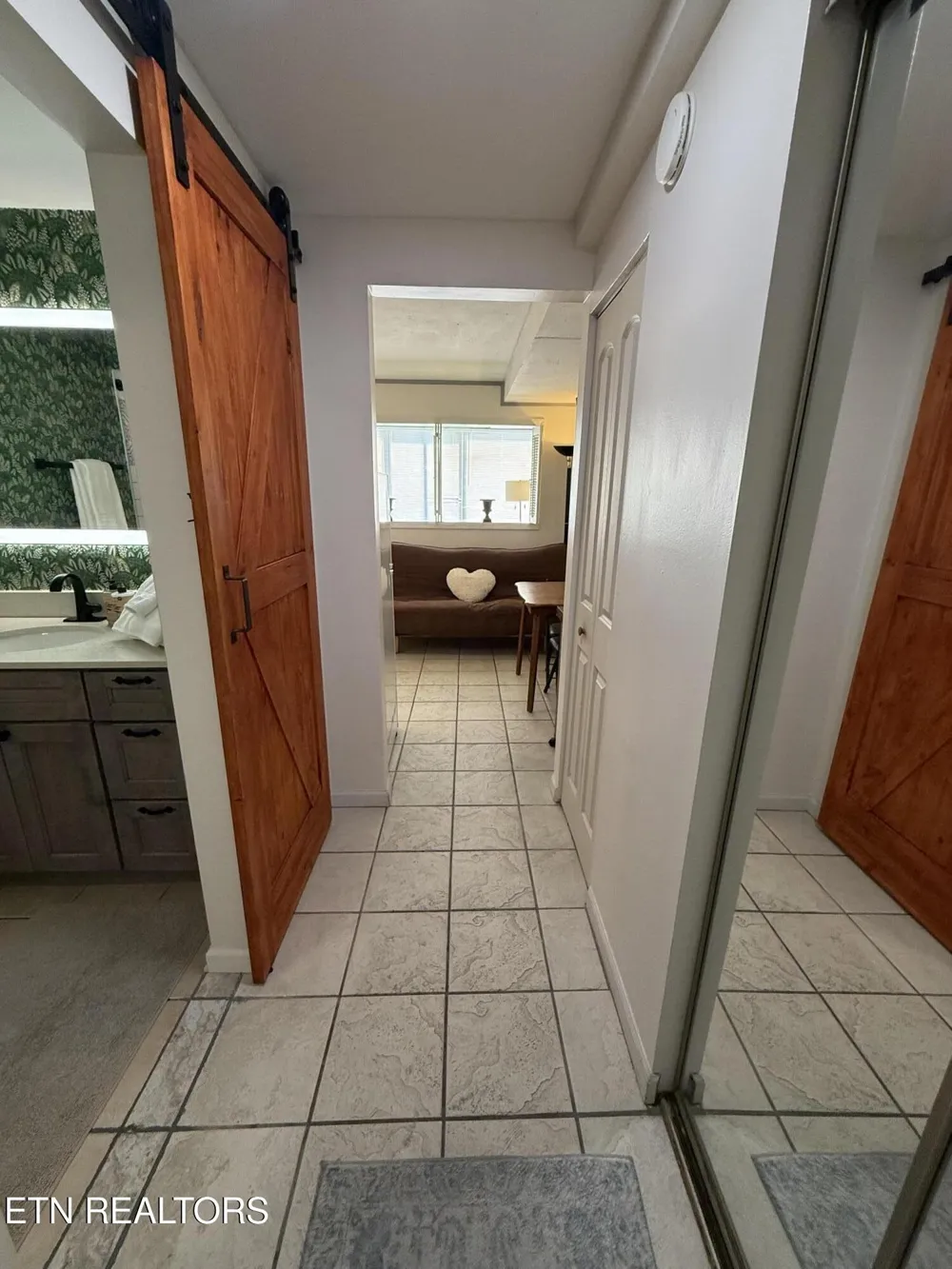 1700 Clinch Ave #411 Knoxville, TN 37916