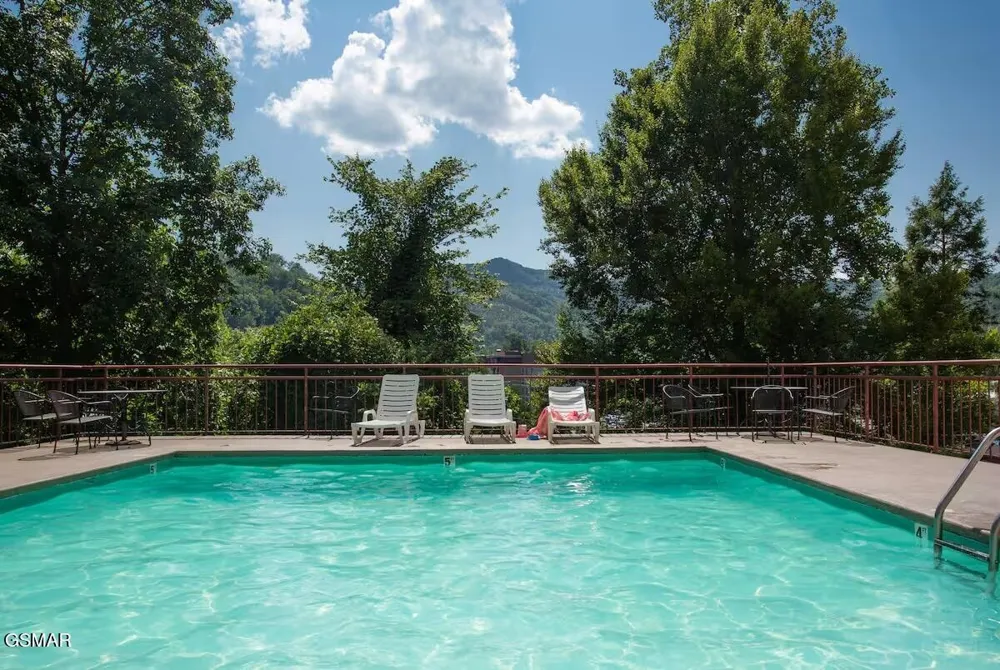 354 E Holly Ridge Road Gatlinburg, TN 37738