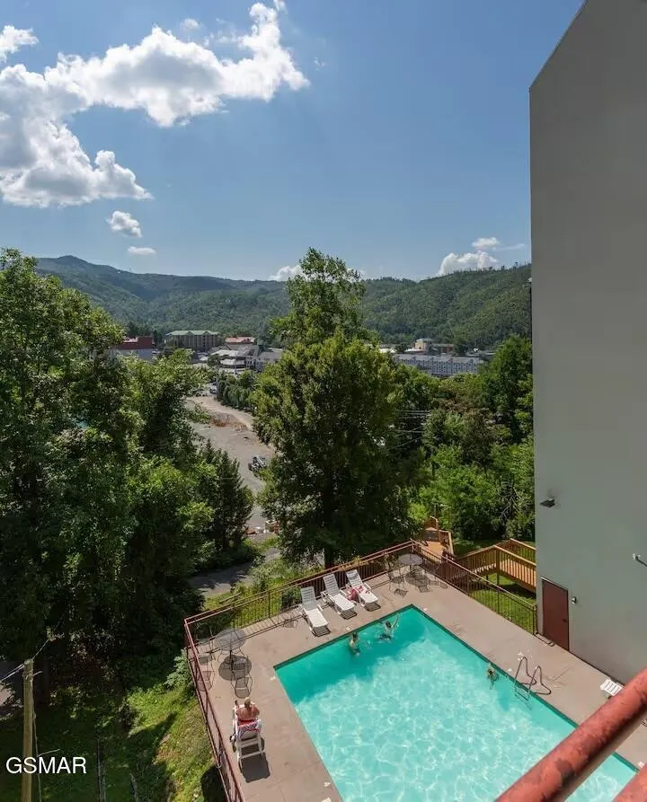 354 E Holly Ridge Road Gatlinburg, TN 37738