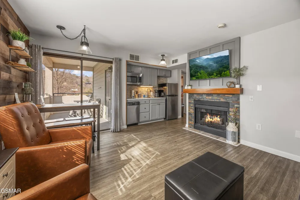 354 E Holly Ridge Road #204 Gatlinburg, TN 37738