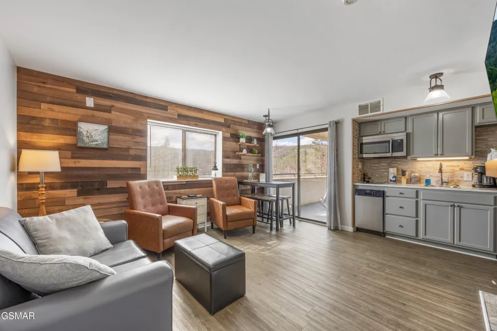 354 E Holly Ridge Road #204 Gatlinburg, TN 37738