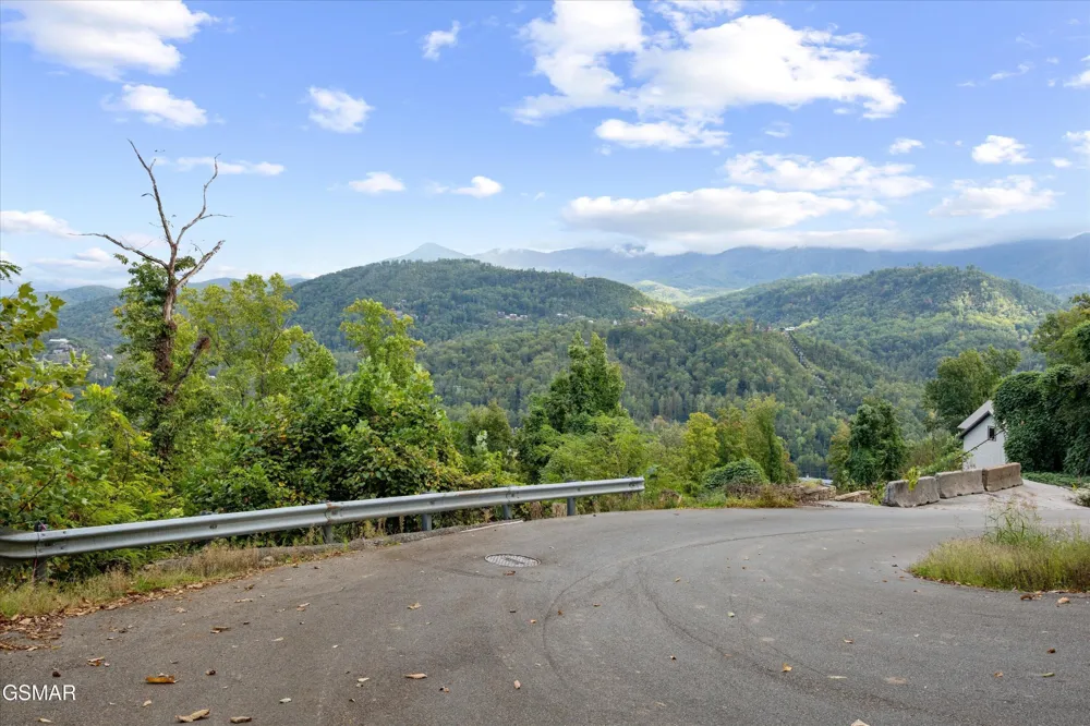 430 Greystone Heights Road Gatlinburg, TN 37738