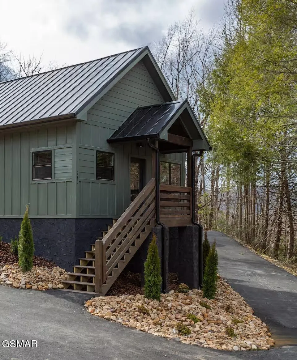 310 Lewis Clabo Road Gatlinburg, TN 37738