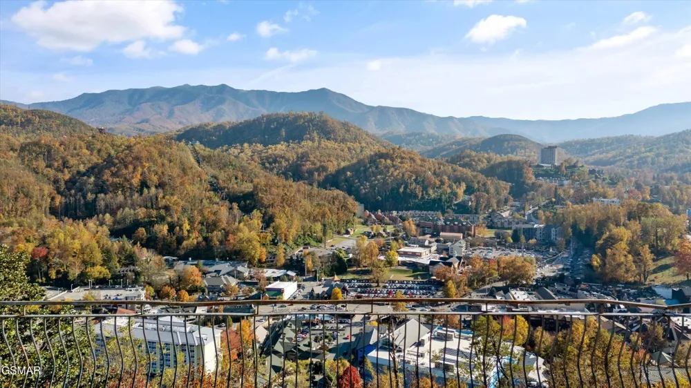 345 Greystone Heights Road Gatlinburg, TN 37738