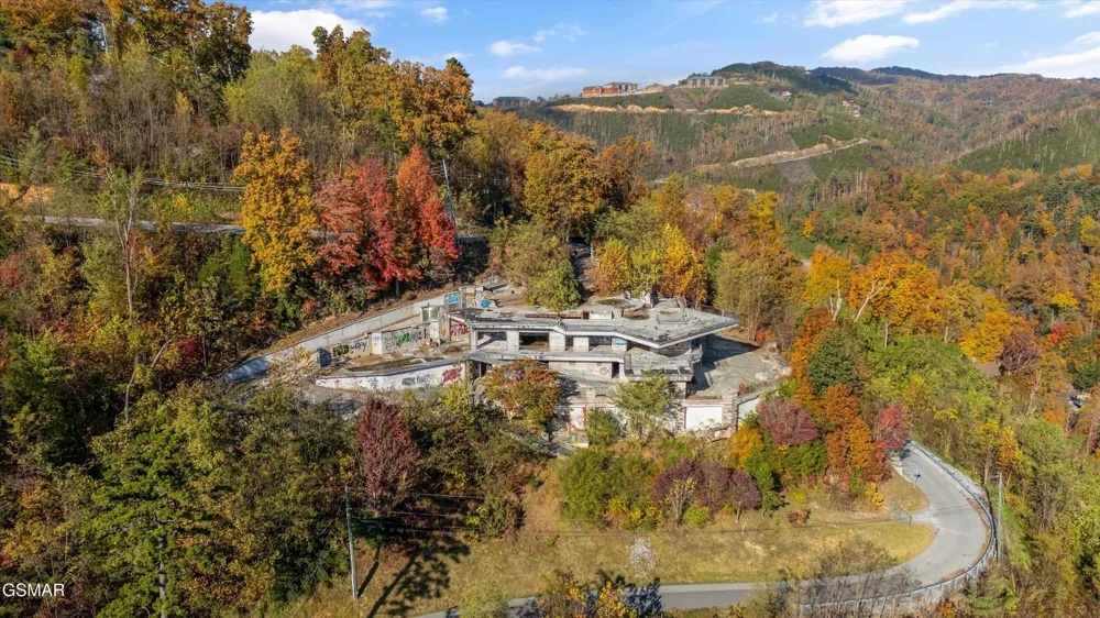 345 Greystone Heights Road Gatlinburg, TN 37738