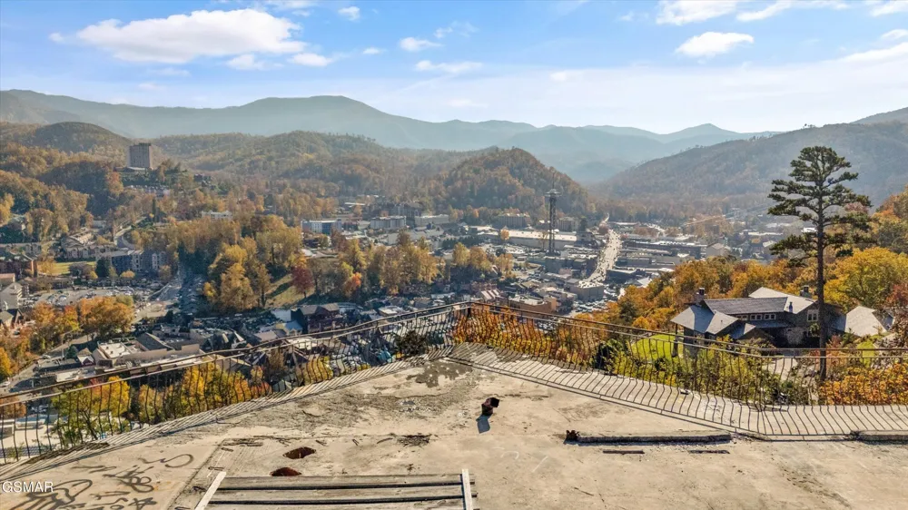 345 Greystone Heights Road Gatlinburg, TN 37738