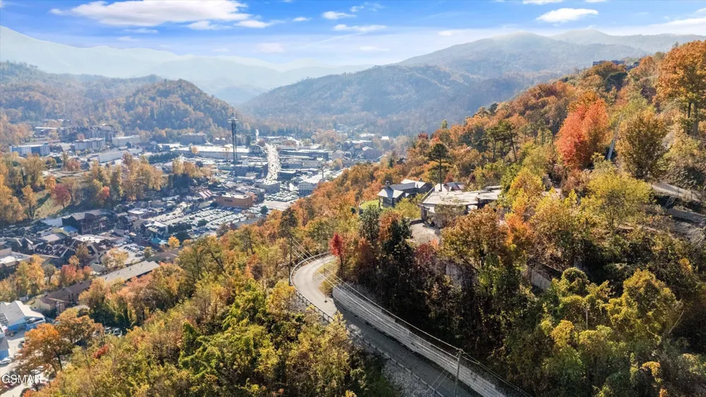 345 Greystone Heights Road Gatlinburg, TN 37738