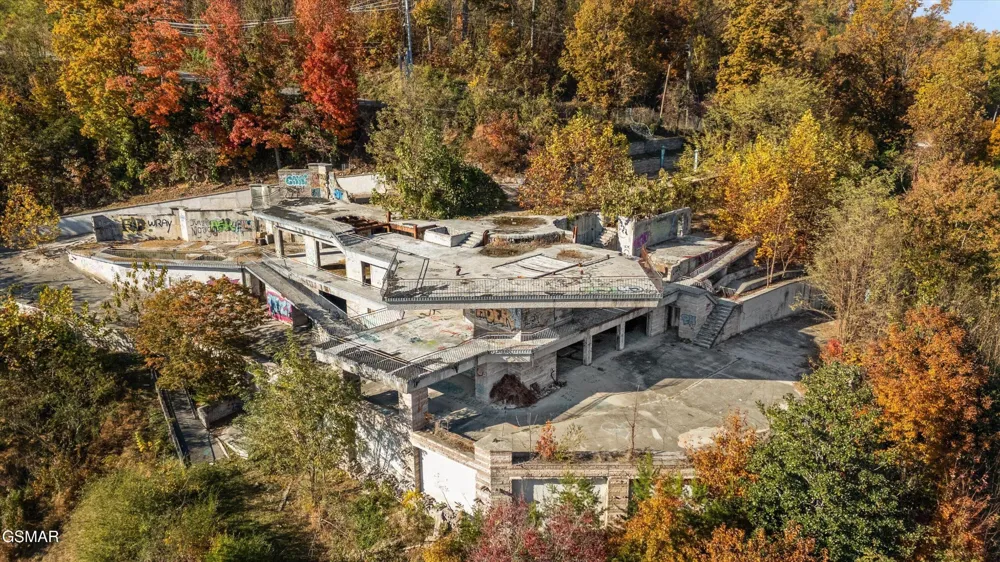 345 Greystone Heights Road Gatlinburg, TN 37738