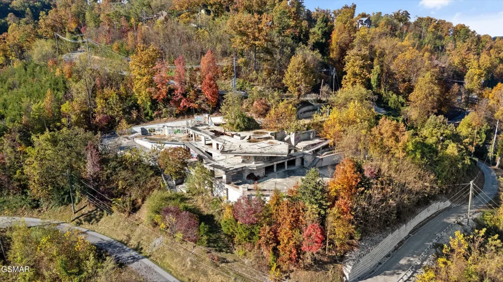 345 Greystone Heights Road Gatlinburg, TN 37738